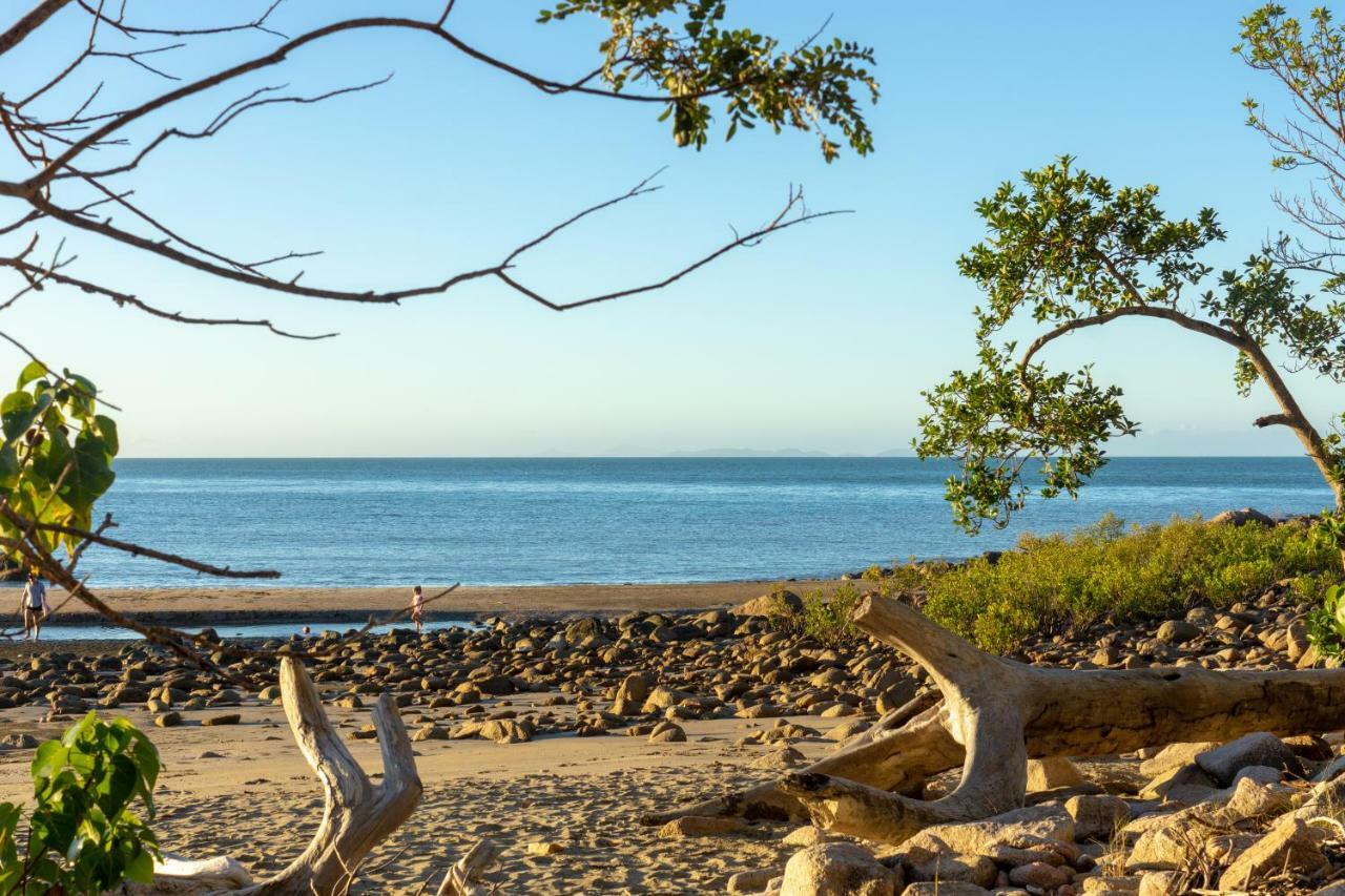 Halliday Bay Resort Seaforth Экстерьер фото